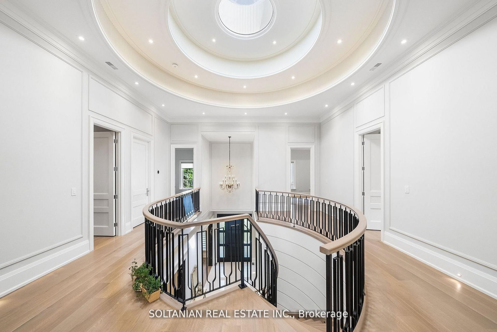 319 Betty Ann Drive • Toronto, ON photo 22