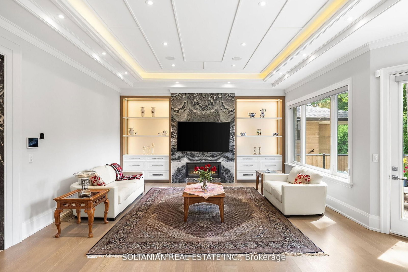319 Betty Ann Drive • Toronto, ON photo 9