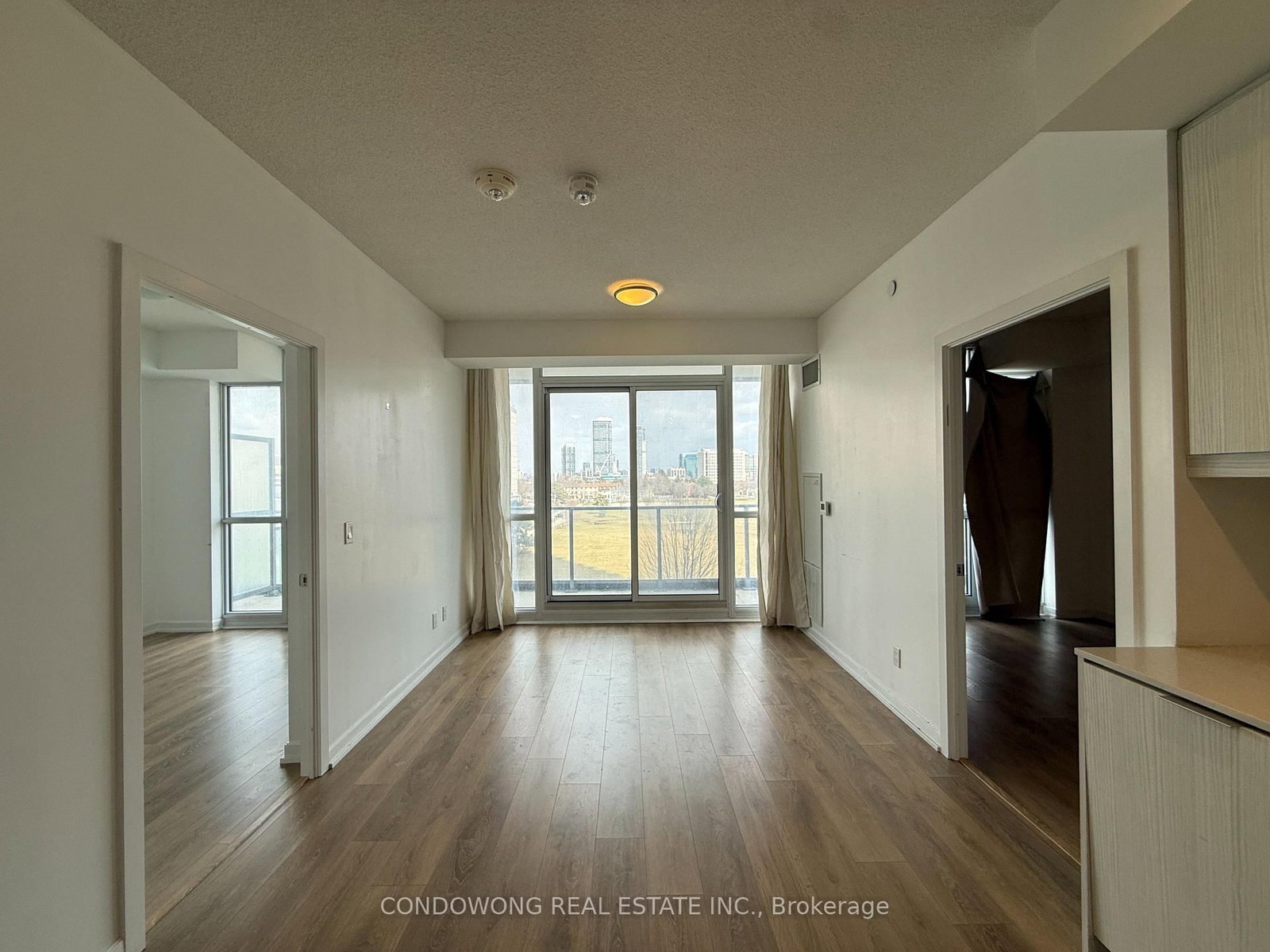 409 - 32 Forest Manor Road, Toronto 2