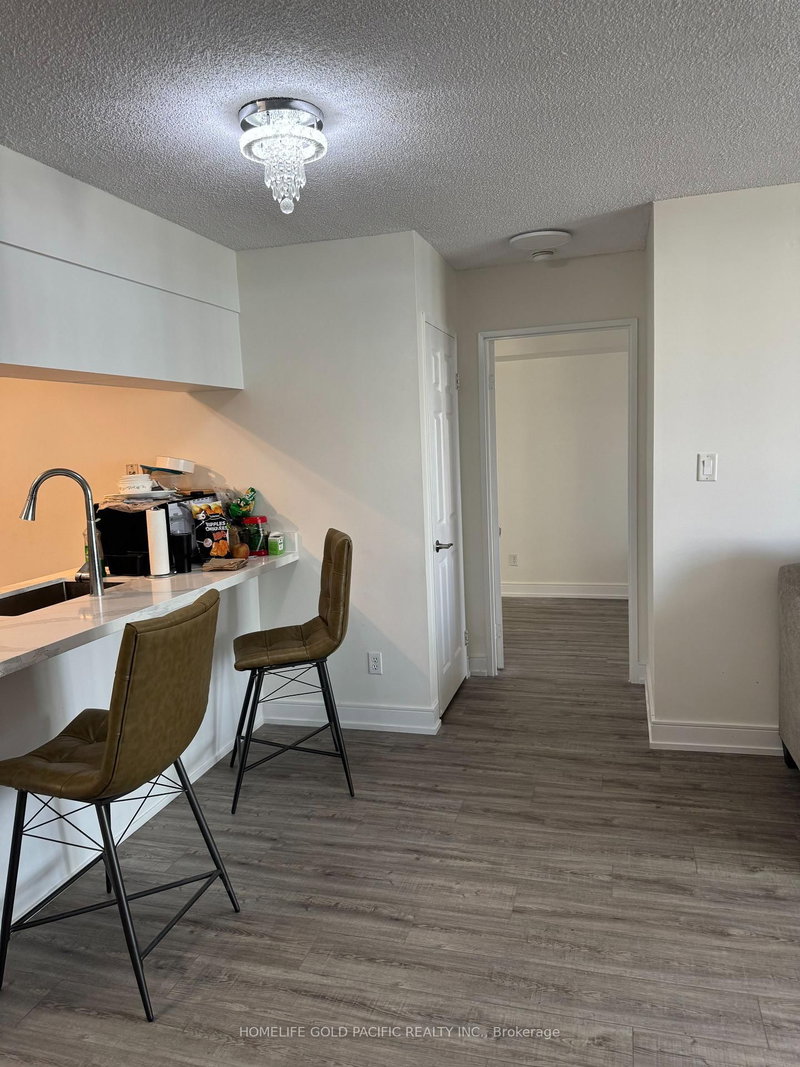 1716 - 28 Empress Avenue