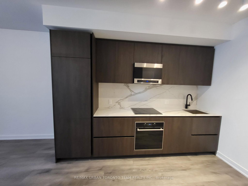 Th125 - 117 broadway Avenue 4