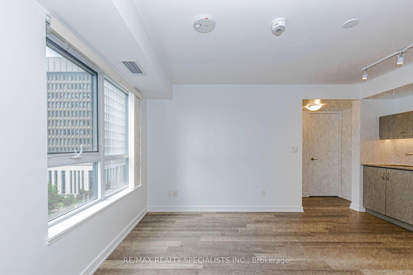 181 Huron Street • #604 • Toronto, ON photo 10