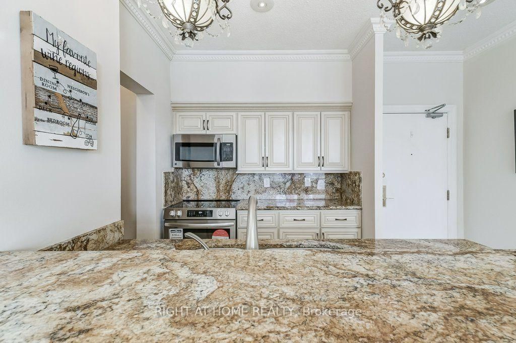 25 Grenville Street • #PH2 • Toronto, ON photo 11