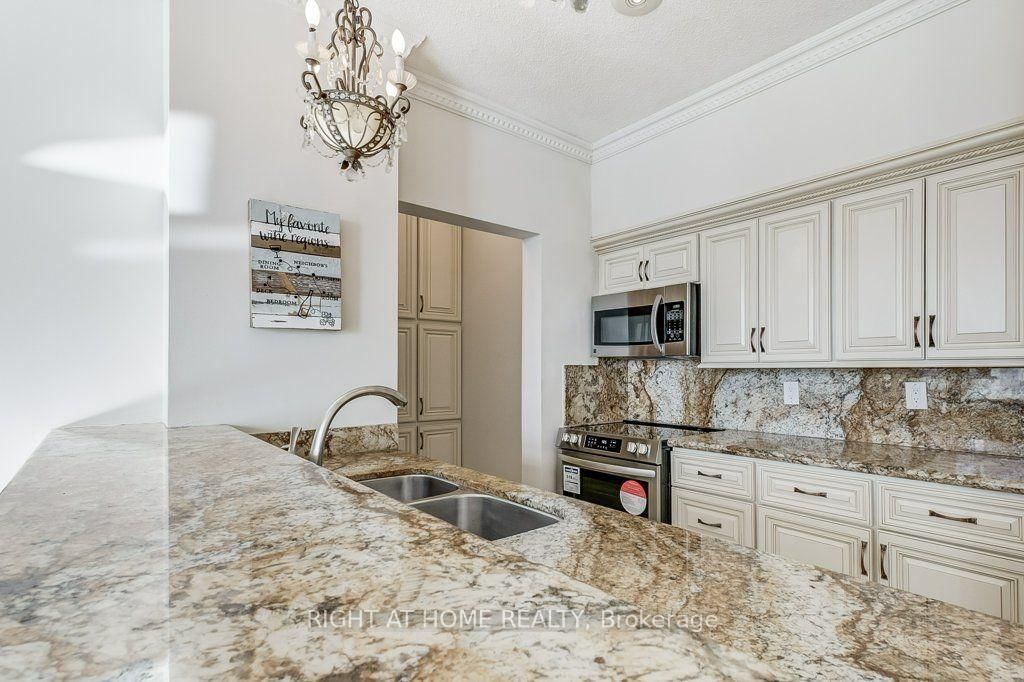 25 Grenville Street • #PH2 • Toronto, ON photo 12
