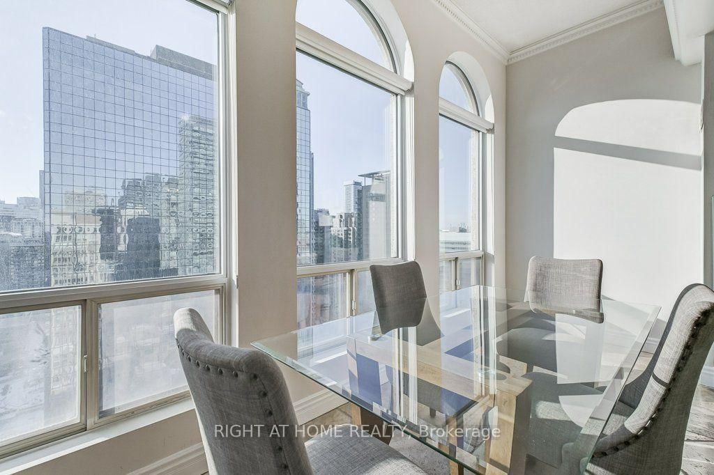 25 Grenville Street • #PH2 • Toronto, ON photo 19