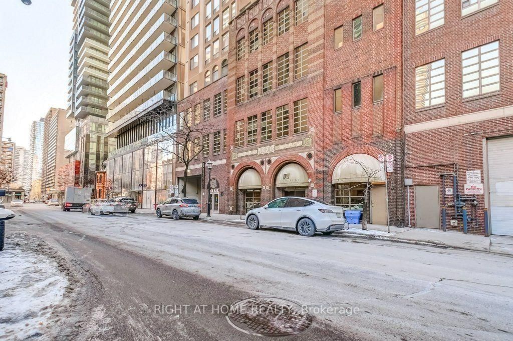 25 Grenville Street • #PH2 • Toronto, ON photo 36