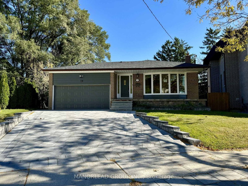 Upper - 19 Waring Court