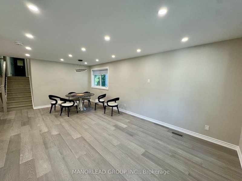 Upper - 19 Waring Court