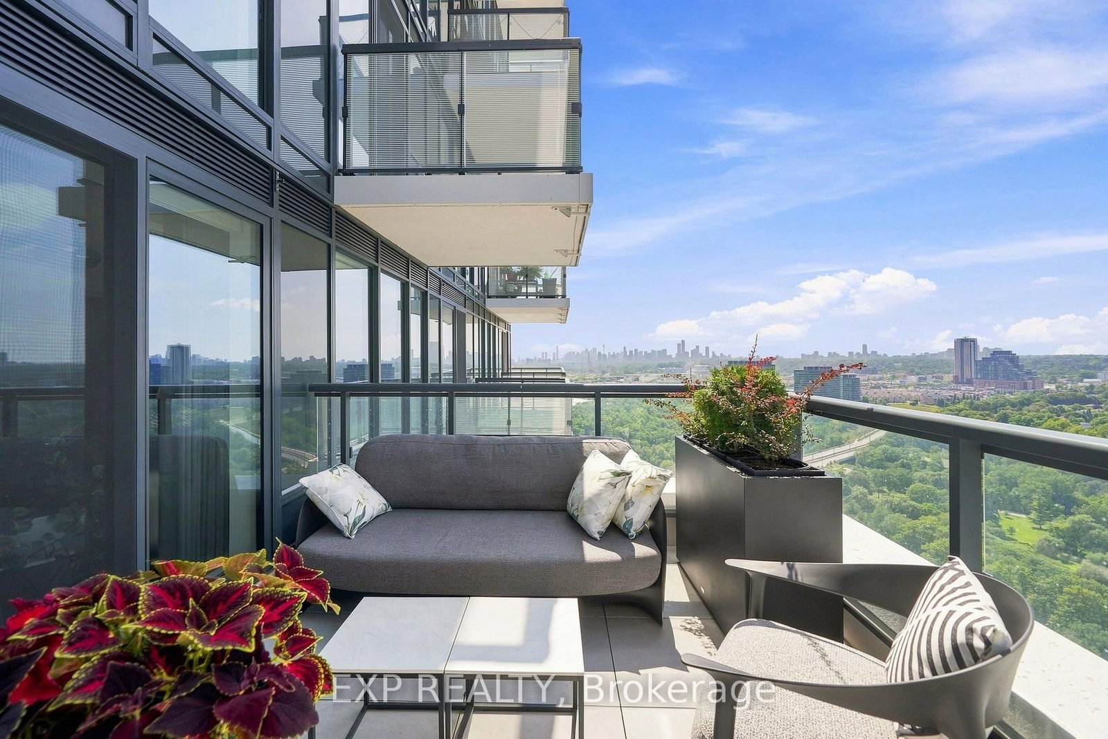 30 Inn On The Park Drive • #2301 • Toronto, ON photo 21