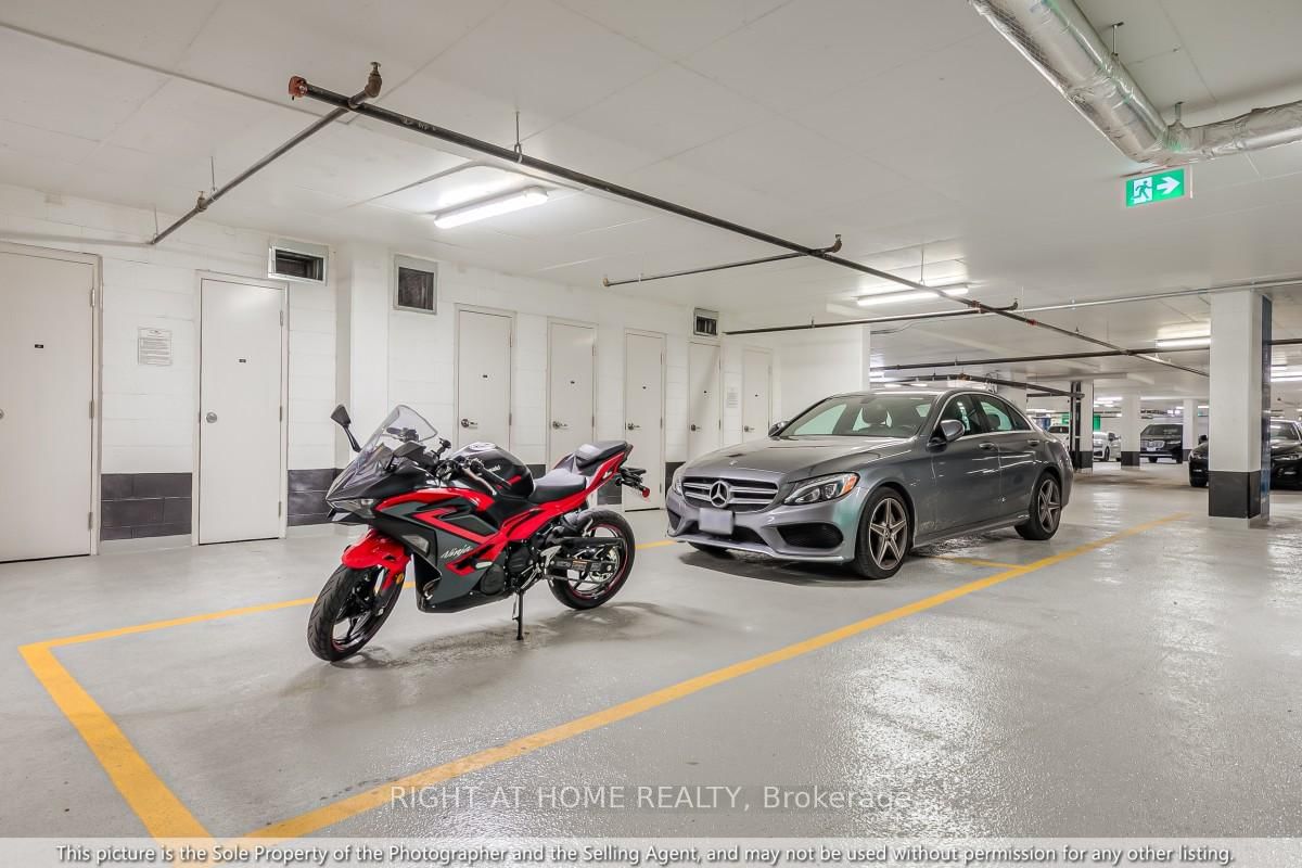 95 McMahon Drive • #511 • Toronto, ON photo 38