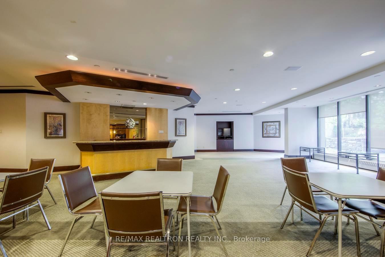 85 Skymark Drive, Unit 502 - Photo 39