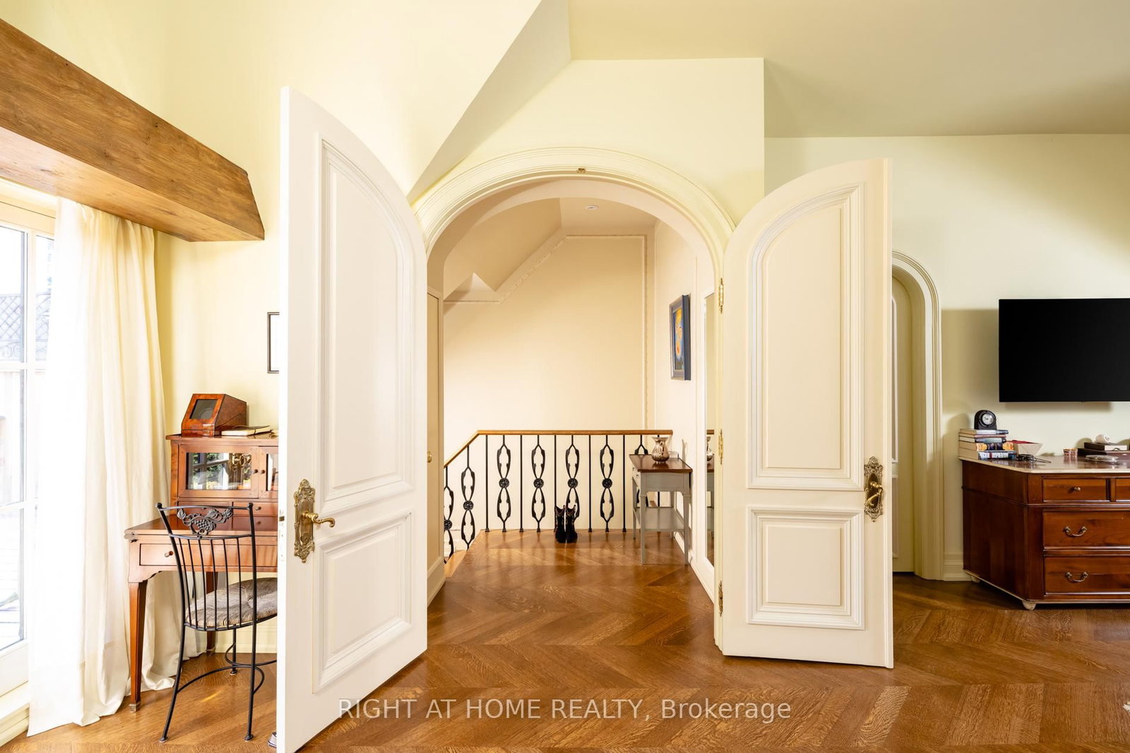 51 Hazelton Avenue • Toronto, ON photo 18