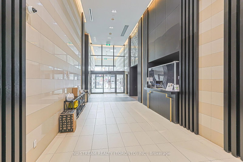1710 - 501 Yonge Street