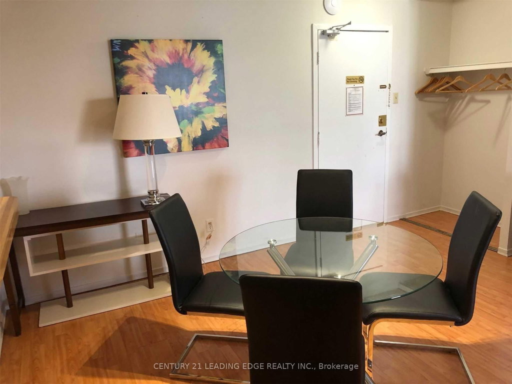 461 - 49 Mccaul Street 4