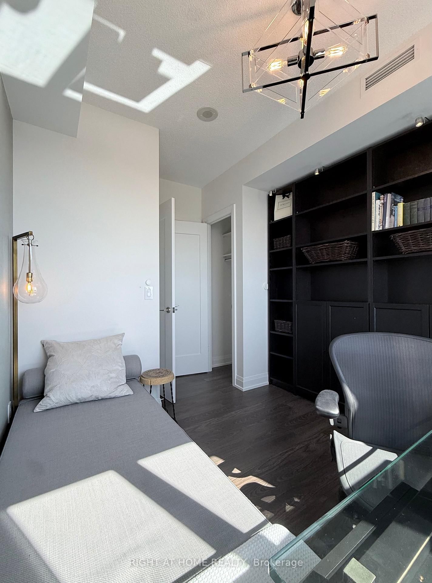 18 Graydon Hall Drive • #1509 • Toronto, ON photo 15