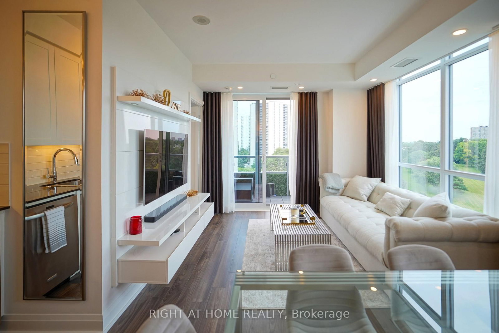 18 Graydon Hall Drive • #1509 • Toronto, ON photo 5