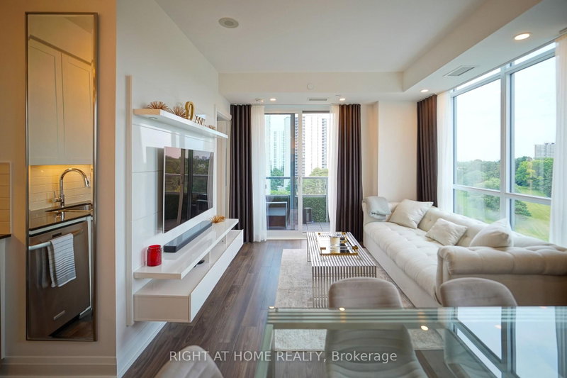 18 Graydon Hall Dr photo 5