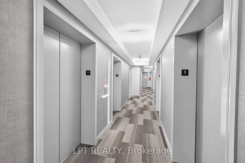 181 Dundas St E photo 5