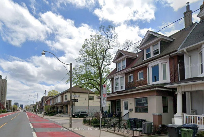 700 Dufferin Street