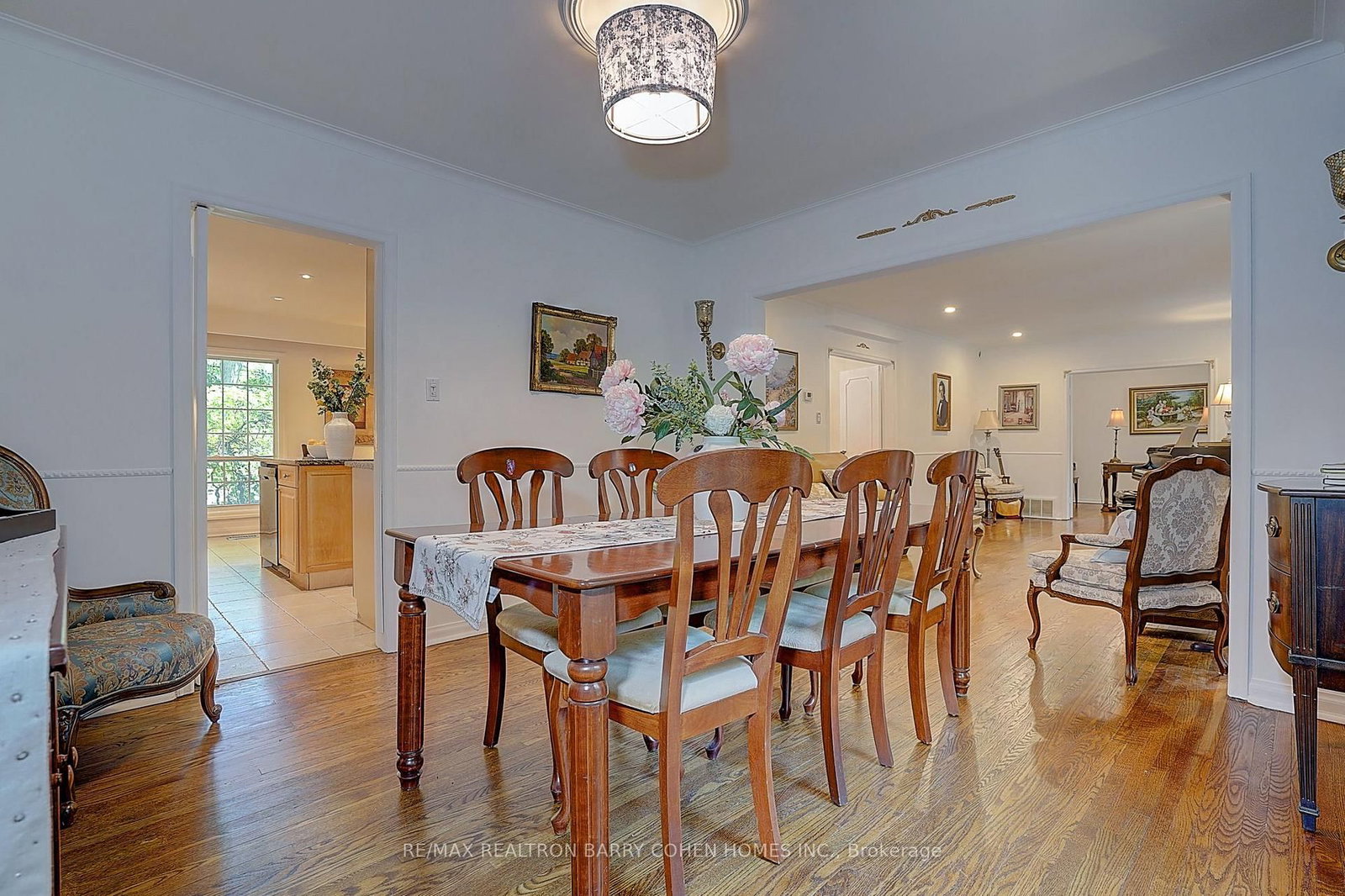 321 Lawrence Avenue E • Toronto, ON photo 15