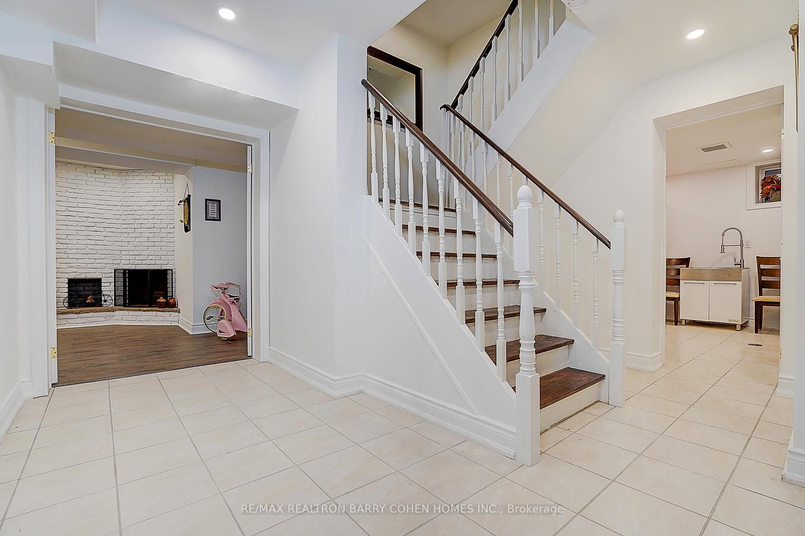 321 Lawrence Avenue E • Toronto, ON photo 32