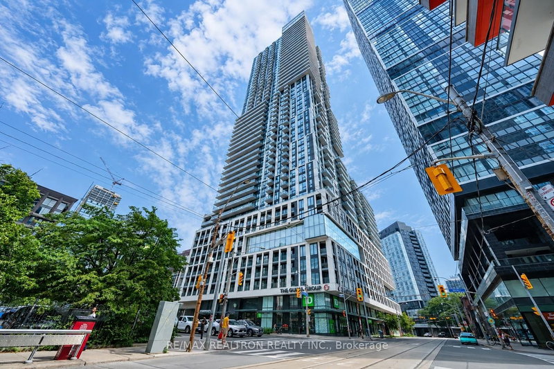 1805 - 251 Jarvis Street