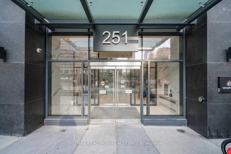 1805 - 251 Jarvis Street