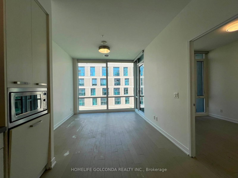N415 - 455 Front Street E