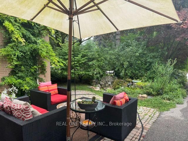 33 Groveland Crescent