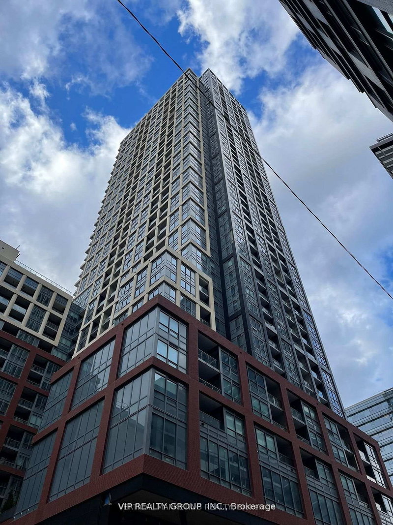2705 - 108 Peter Street