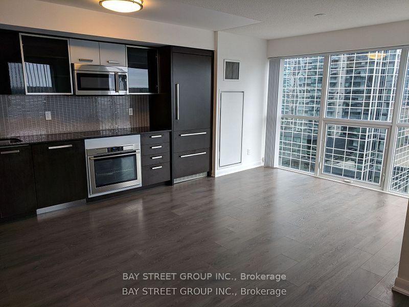 1112 - 5162 Yonge Street