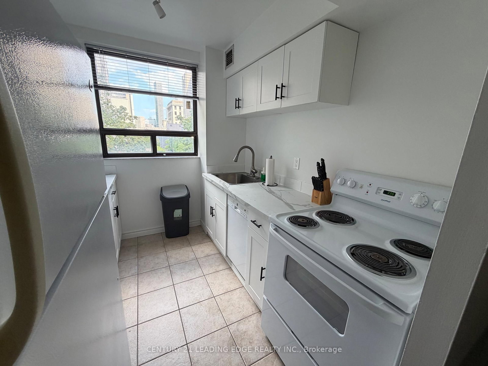 463 - 49 Mccaul Street, Toronto 4