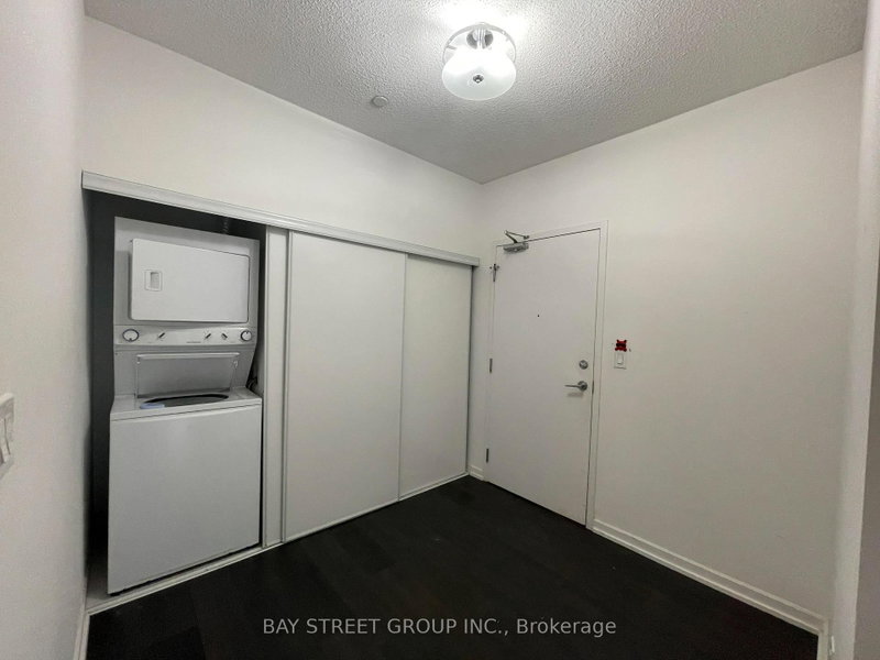 212 - 66 Forest Manor Road