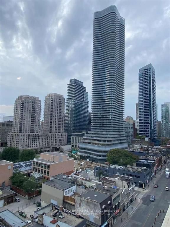 1012 - 501 Yonge Street