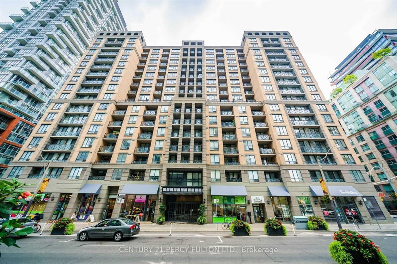 809 - 140 Simcoe Street