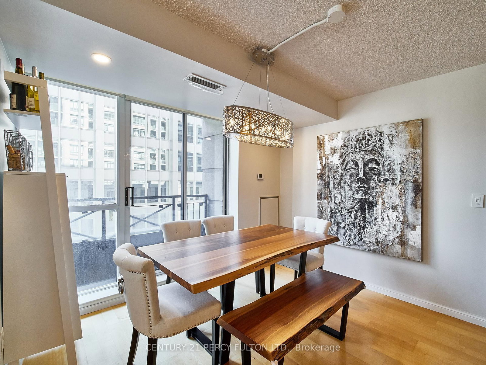Condo for lease at 809-140 Simcoe Street, Toronto, Ontario, M5H 4E9 - Waterfront Communities C1 - MLS: C13705248