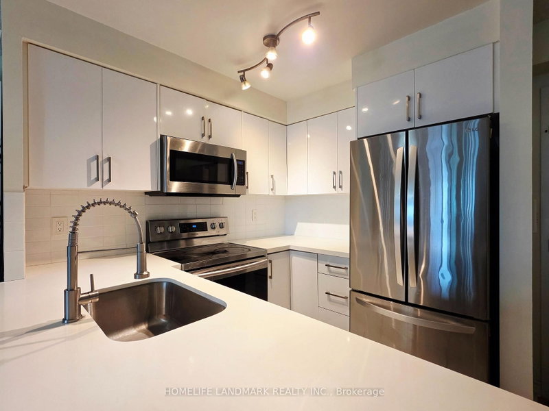 1015 - 7 Lorraine Drive