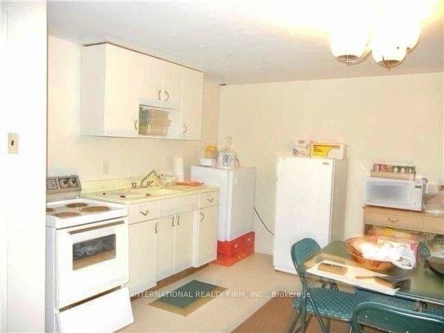 198 Waterloo Avenue • Toronto, ON photo 11