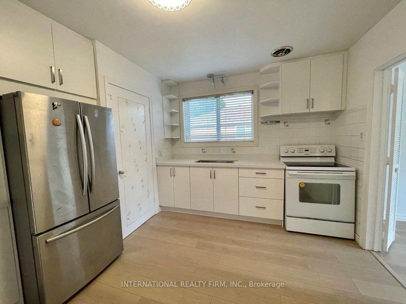 198 Waterloo Ave photo 5