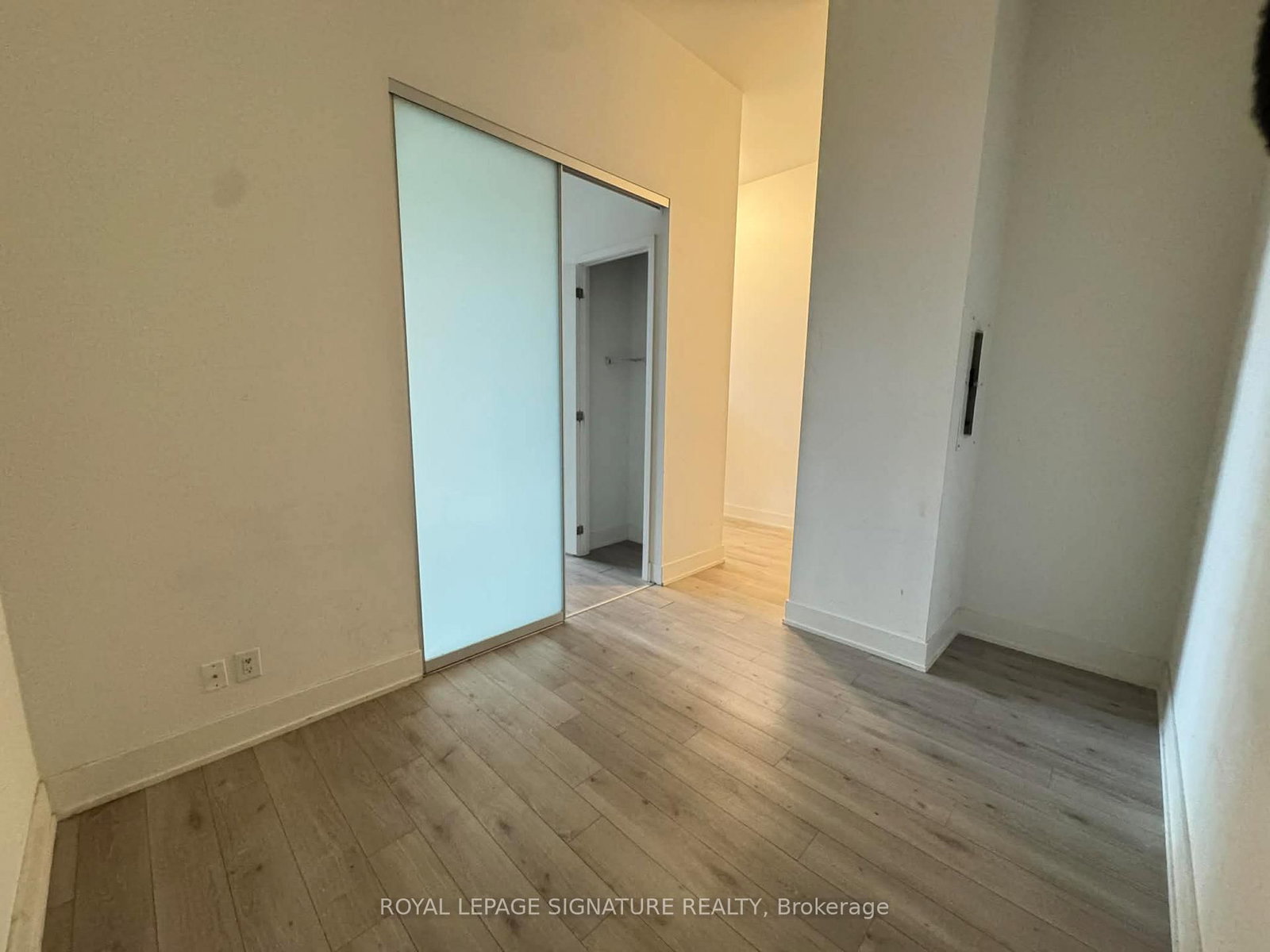 111 St Clair Avenue W • #802 • Toronto, ON photo 12