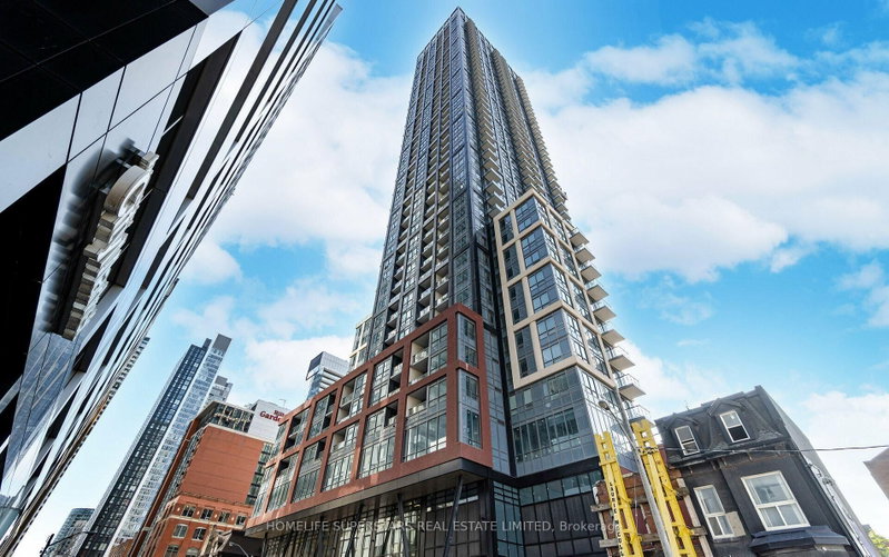 826 - 108 PETER Street