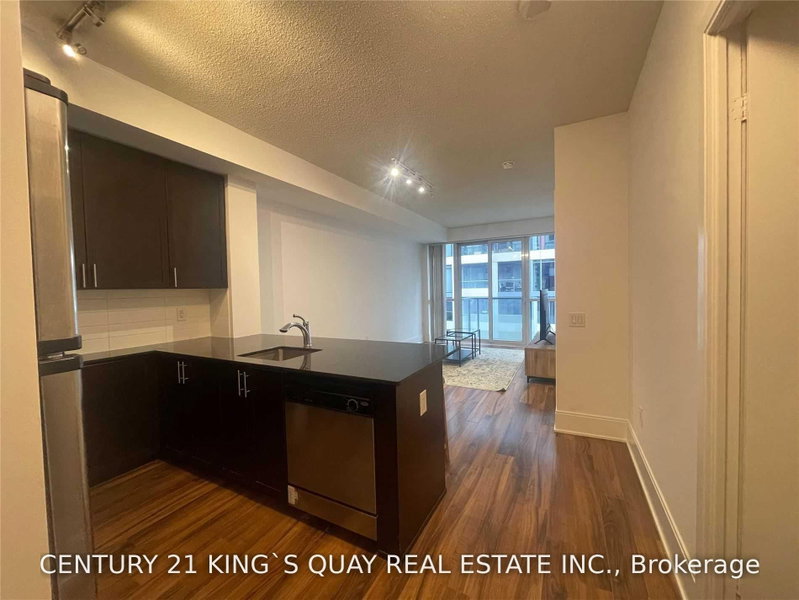 804 - 560 Front Street W