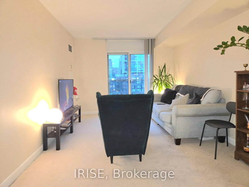 1415 - 323 Richmond Street E