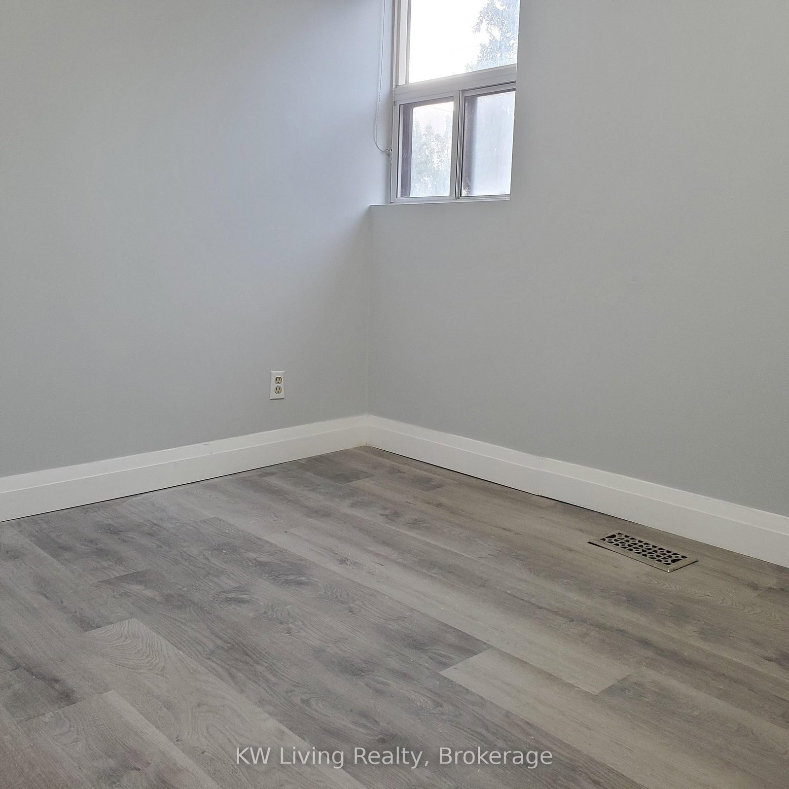 A2 - 377 Dundas Street W, Toronto 2