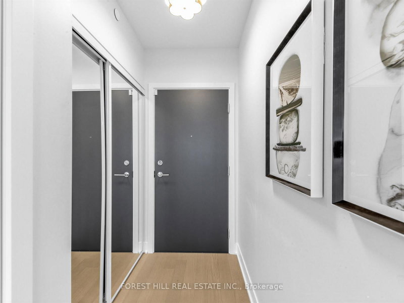 810 - 250 Lawrence Avenue W