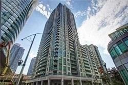 810 - 19 Grand Trunk Crescent