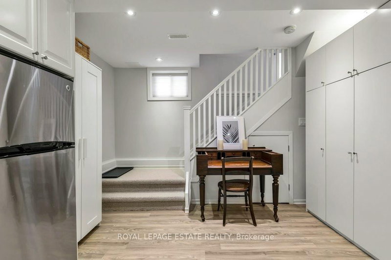 Lower - 17 Birdsall Avenue