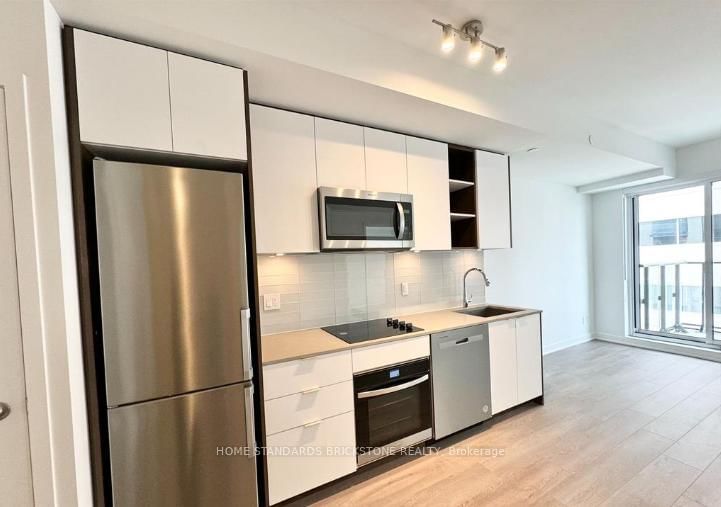 933 - 543 Richmond Street W