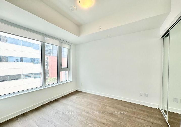 933 - 543 Richmond Street W