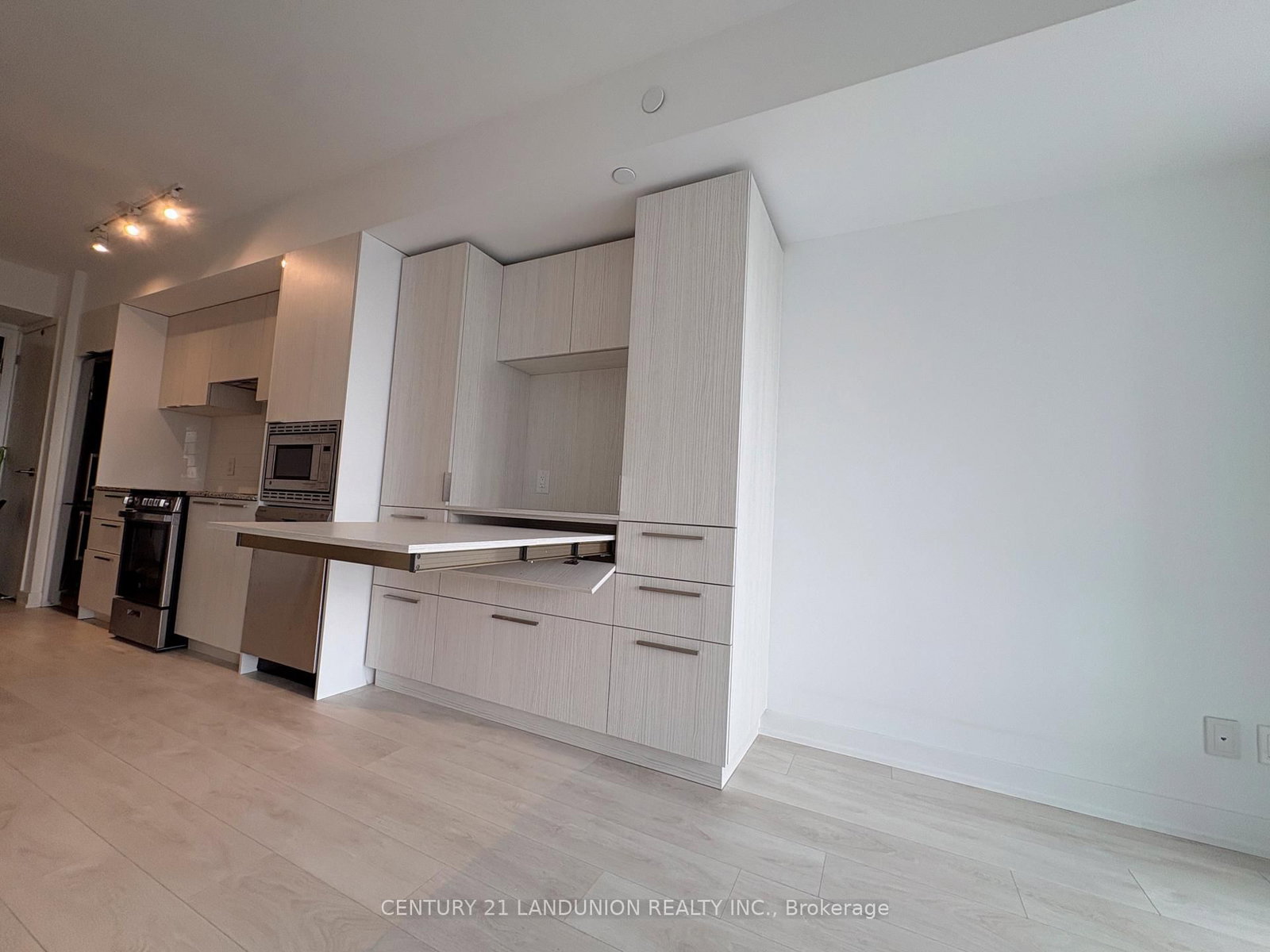 18 Maitland Terrace • #1808 • Toronto, ON photo 13